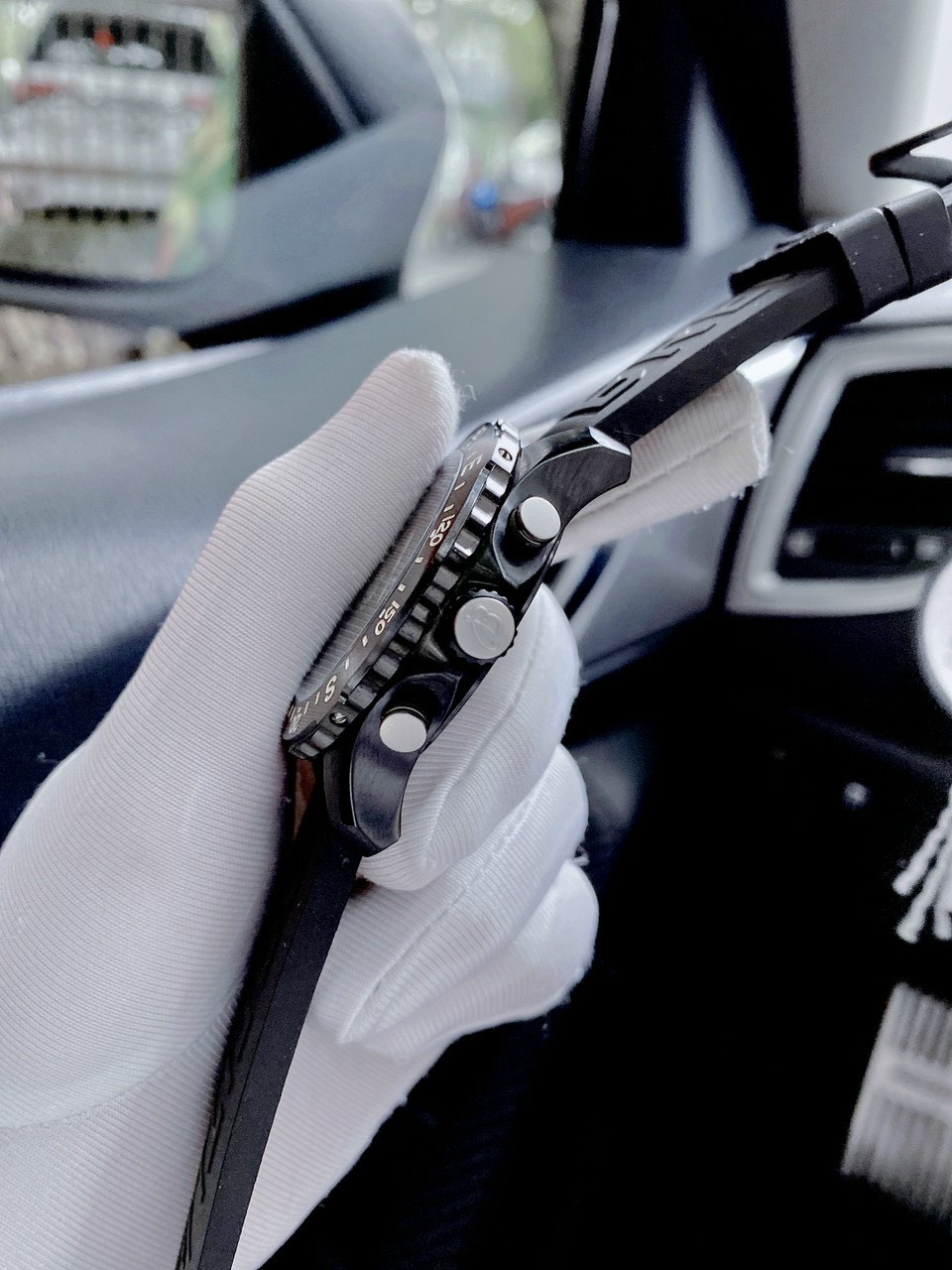 Đồng hồ Breitling nam dây cao su màu đen Đồng hồ Breitling nam dây cao su màu đen