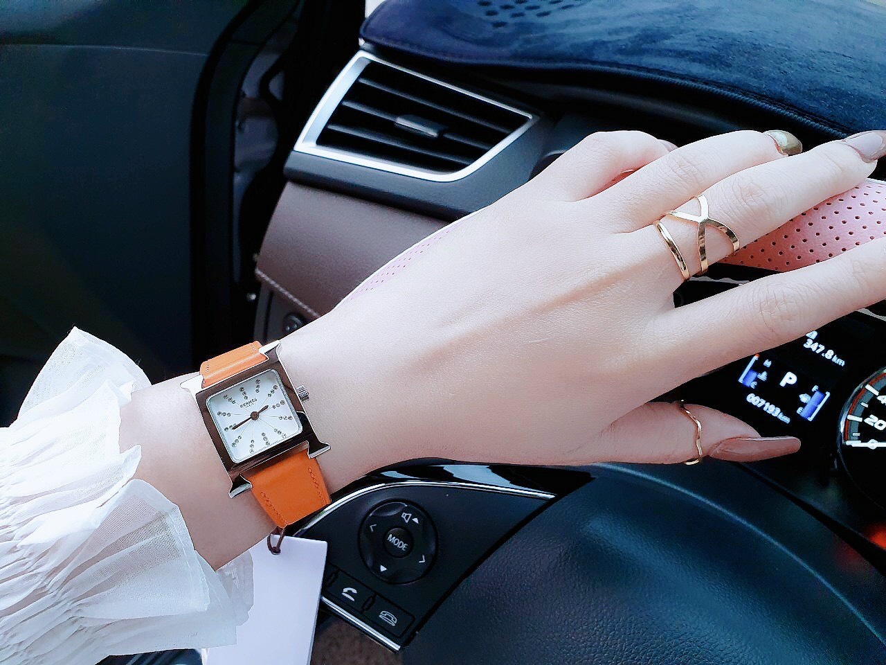 Đồng hồ Hermes nữ mặt vuông Đồng hồ Hermes nữ mặt vuông