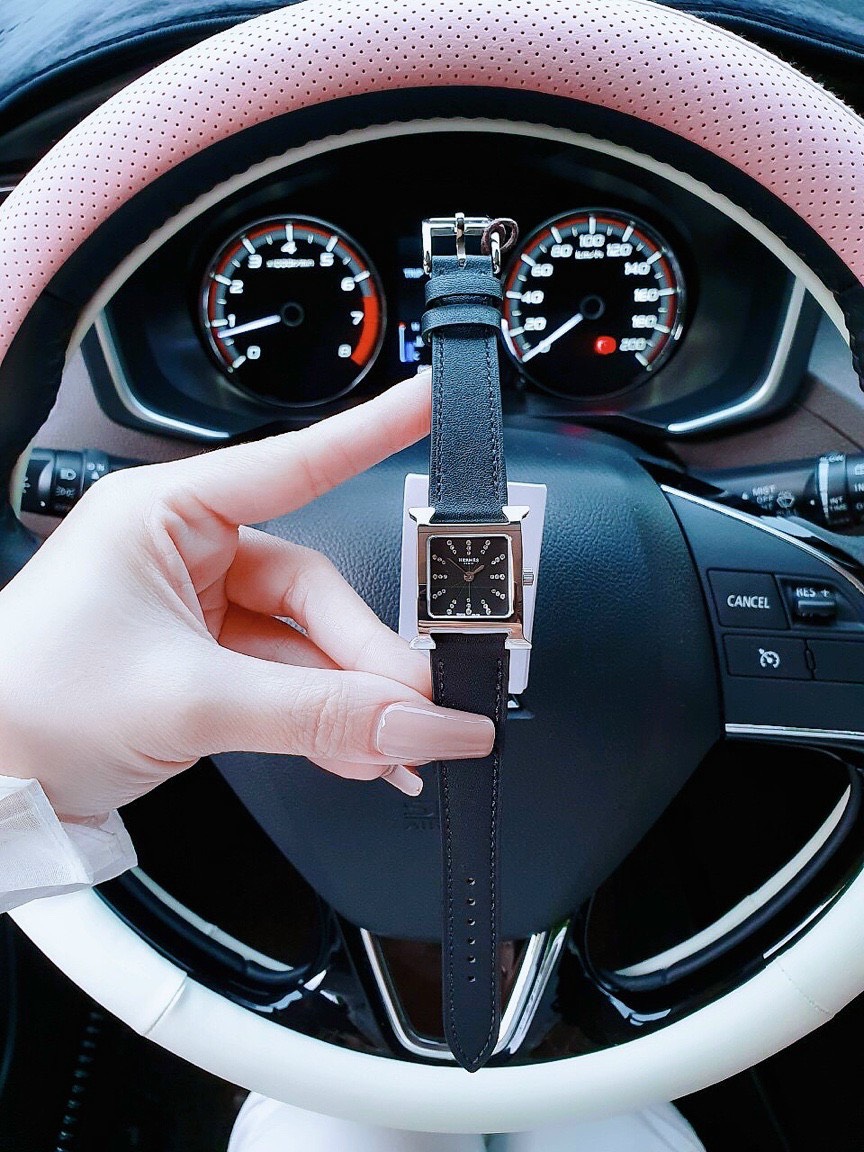 Đồng hồ Hermes nữ siêu cấp Đồng hồ Hermes nữ siêu cấp