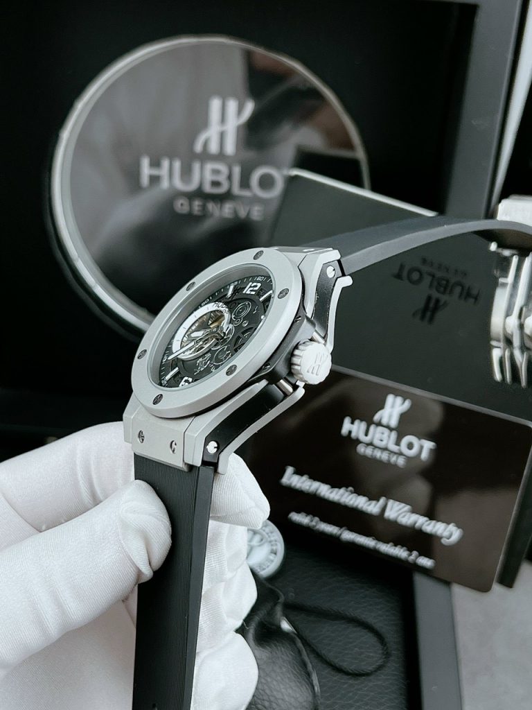 Đồng hồ Hublot cơ lộ máy