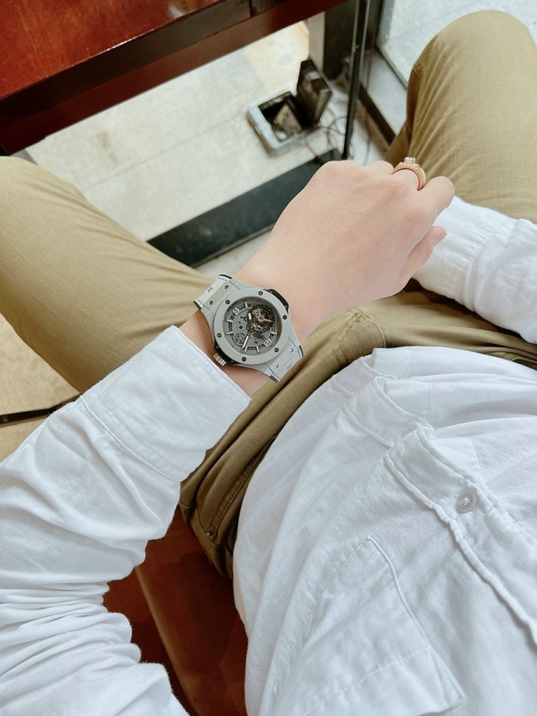 Đồng hồ Hublot cơ lộ máy