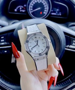 Đồng hồ Hublot nữ dây cao su màu trắng