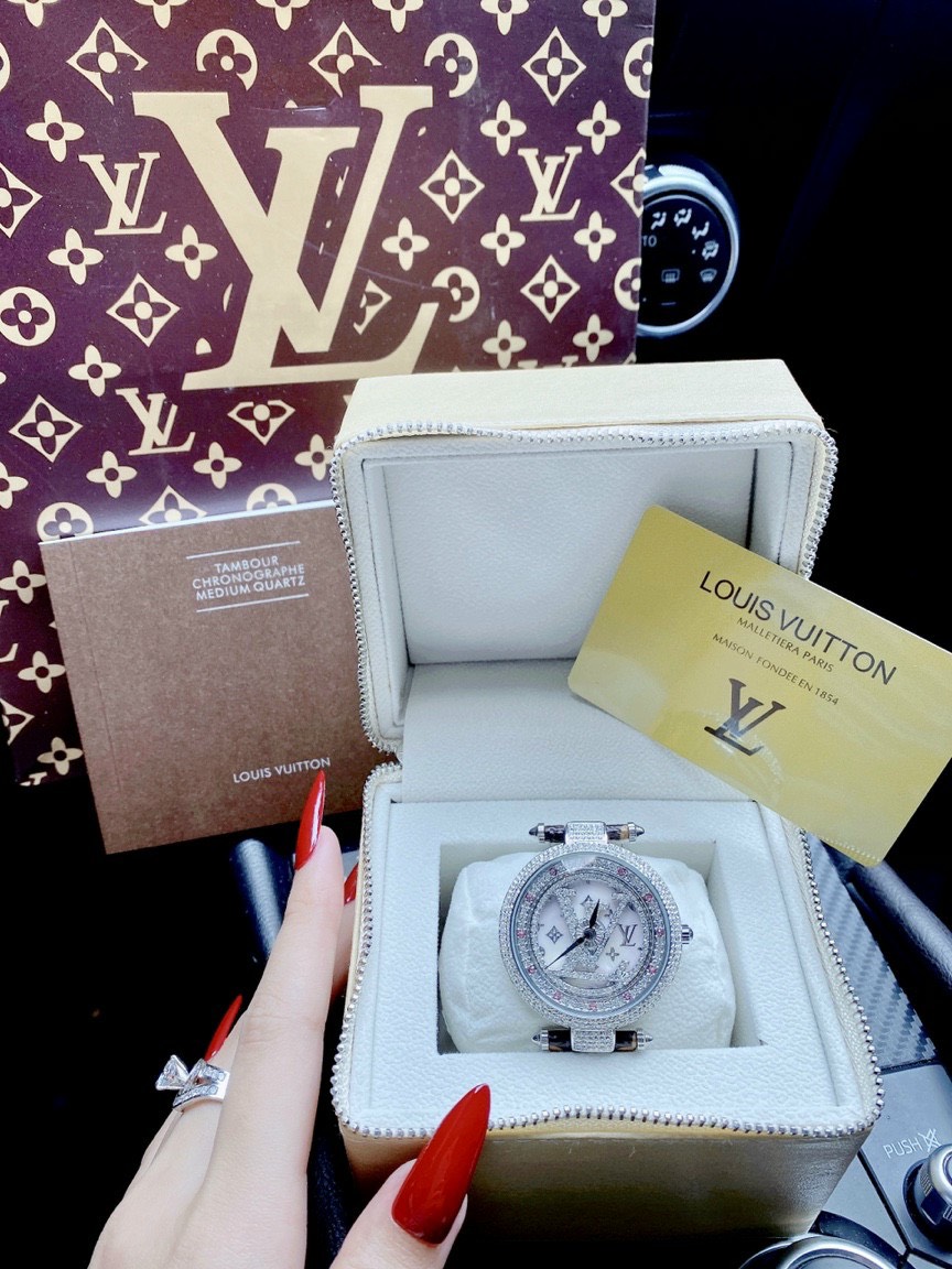 Đồng hồ Louis Vuitton like auth Đồng hồ Louis Vuitton like auth