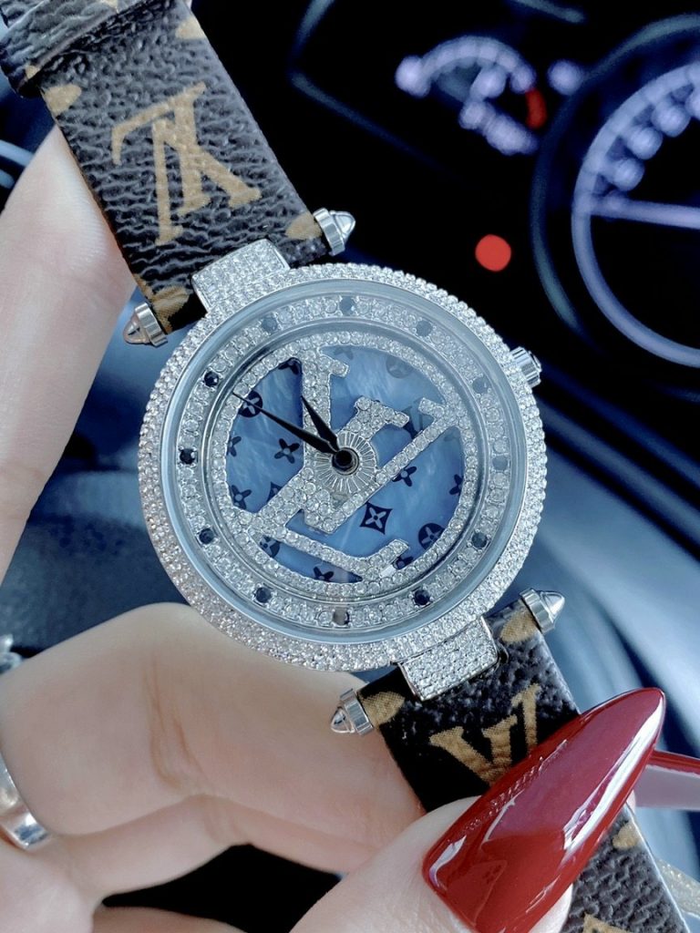 Đồng hồ Louis Vuitton nữ giá rẻ