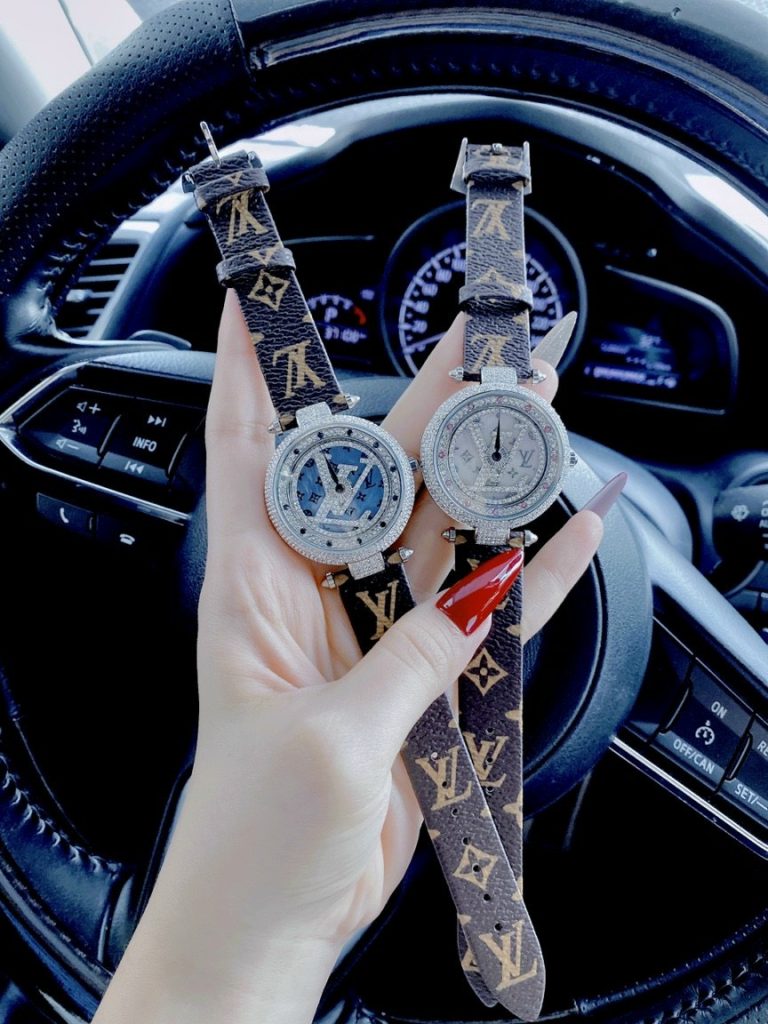 Đồng hồ Louis Vuitton nữ mặt đá xoay