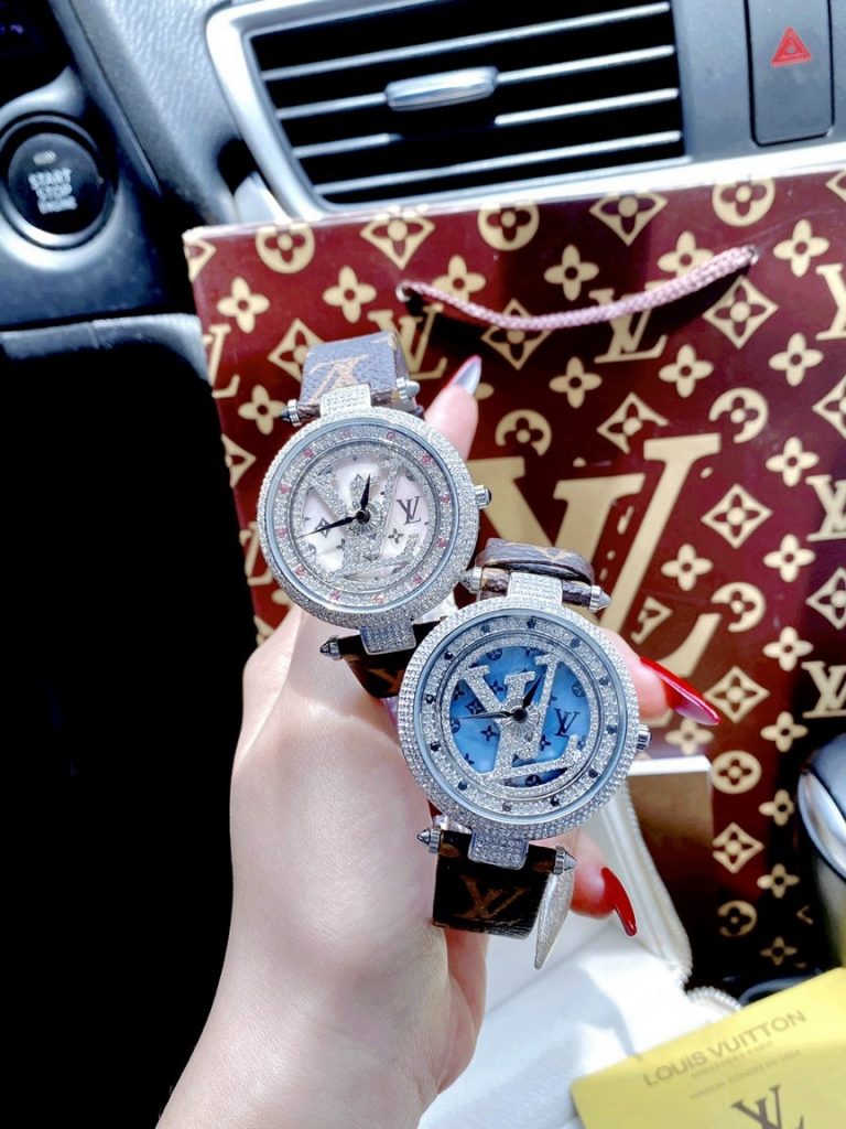 Đồng hồ Louis Vuitton nữ mặt xoay