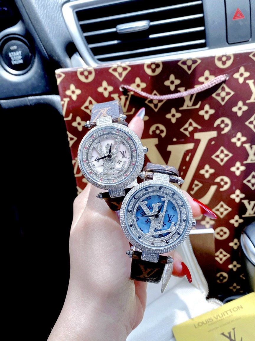 Đồng hồ Louis Vuitton nữ mặt xoay Đồng hồ Louis Vuitton nữ mặt xoay