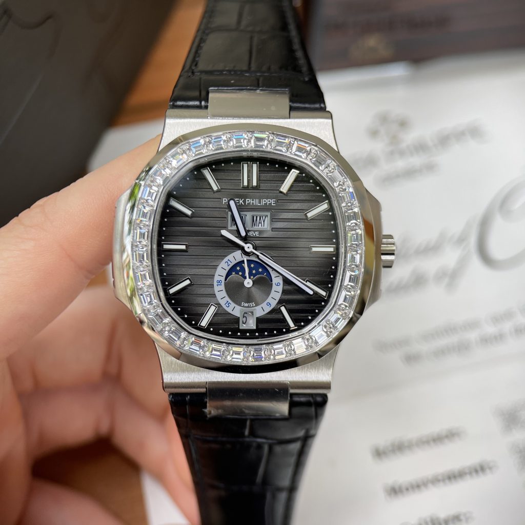 Đồng hồ Patek Philippe 5726 dây da màu đen