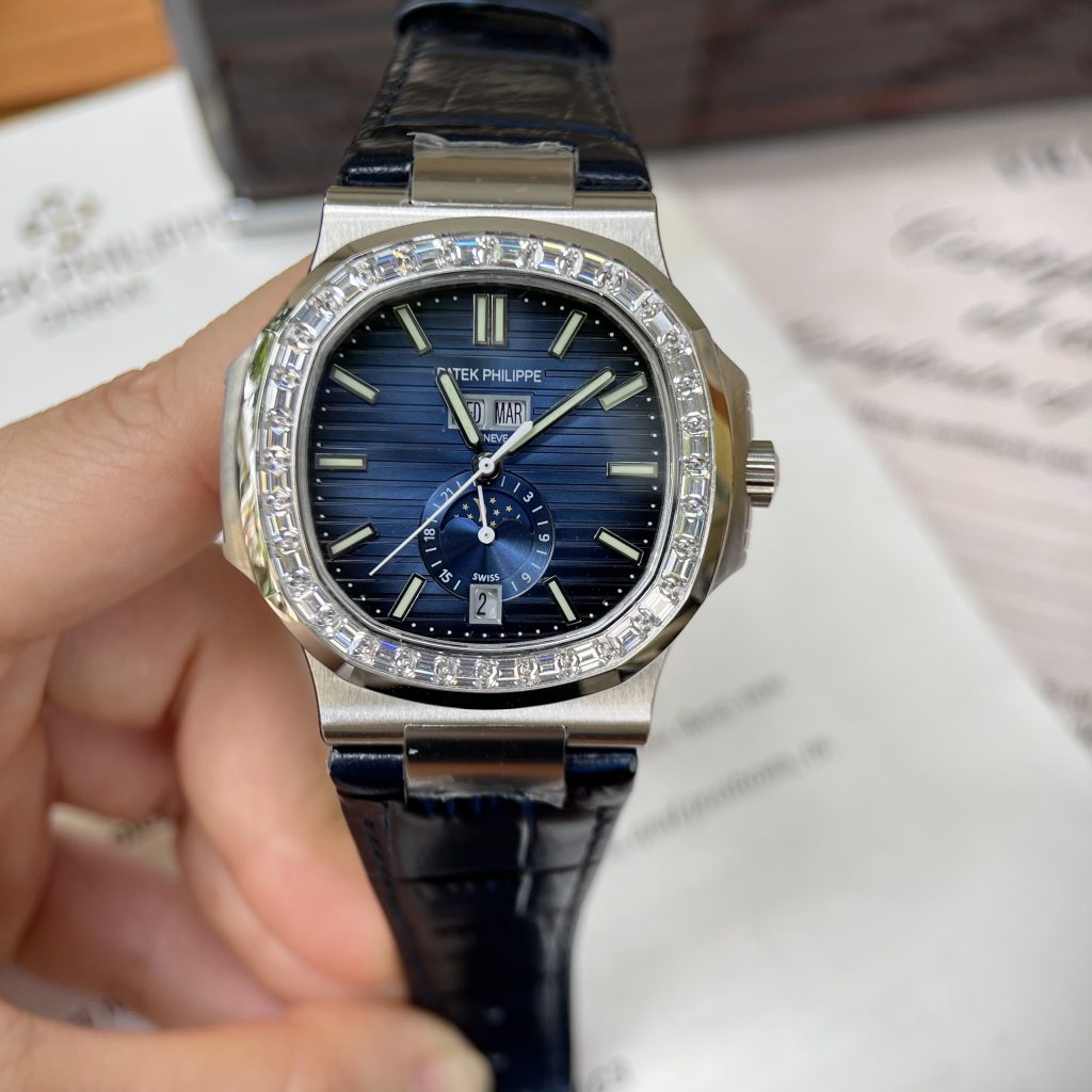 Đồng hồ Patek Philippe 5726 dây da màu xanh