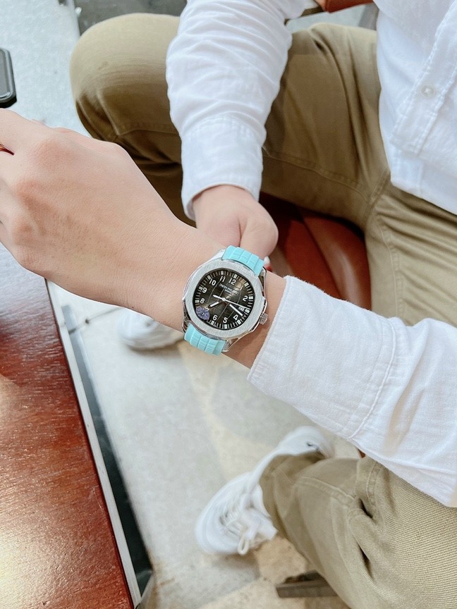 Đồng hồ Patek Philippe Aquanaut Super Fake
