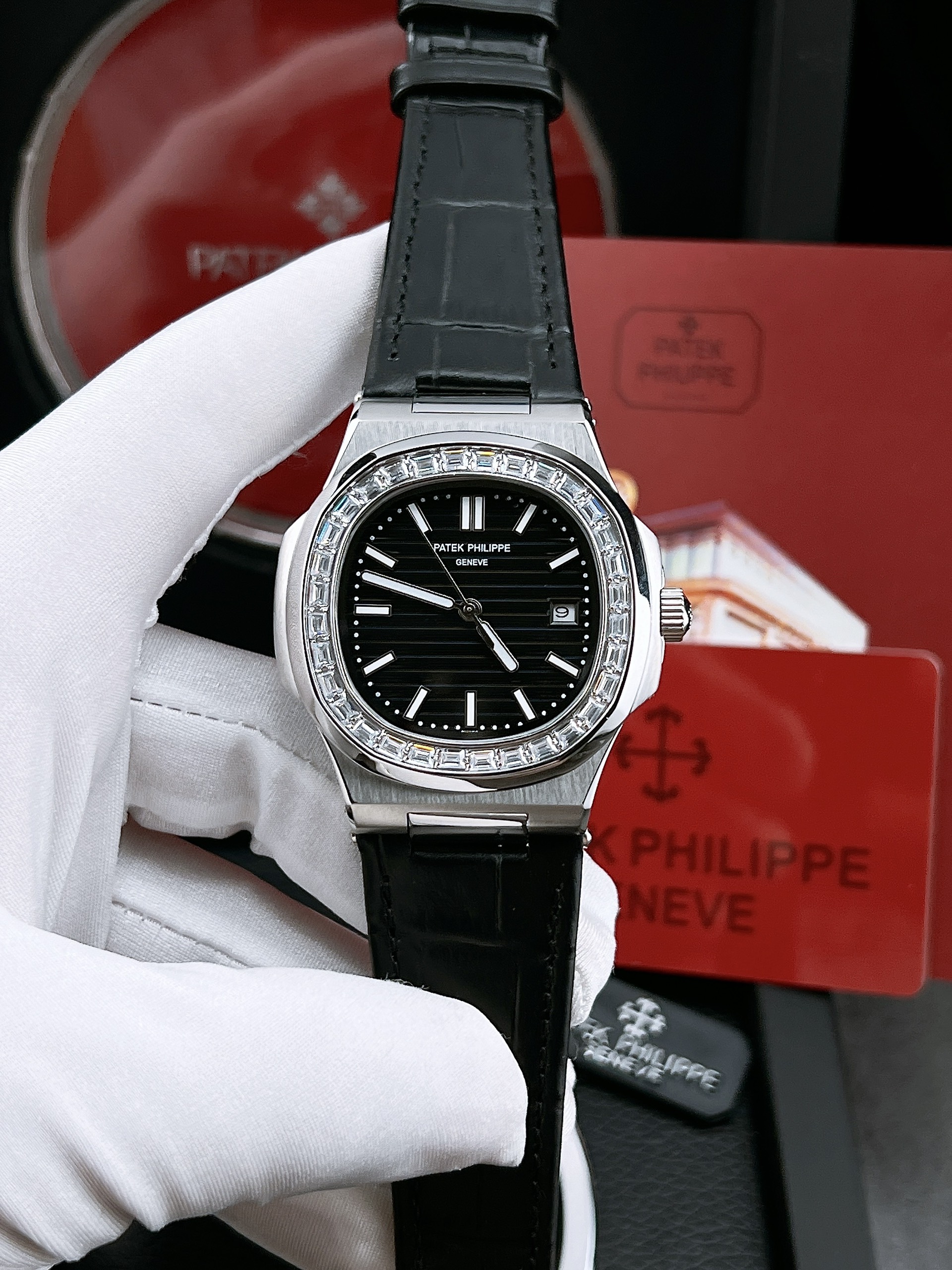 Đồng hồ Patek Philippe Nautilus Đồng hồ Patek Philippe Nautilus