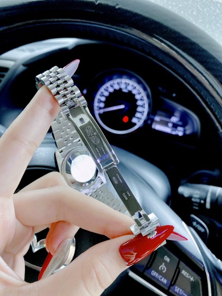 Đồng hồ Rolex nữ dây kim loại