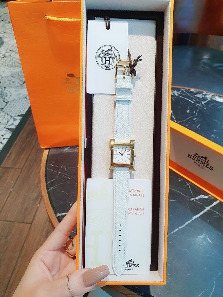 Đồng hồ nữ Hermes màu trắng