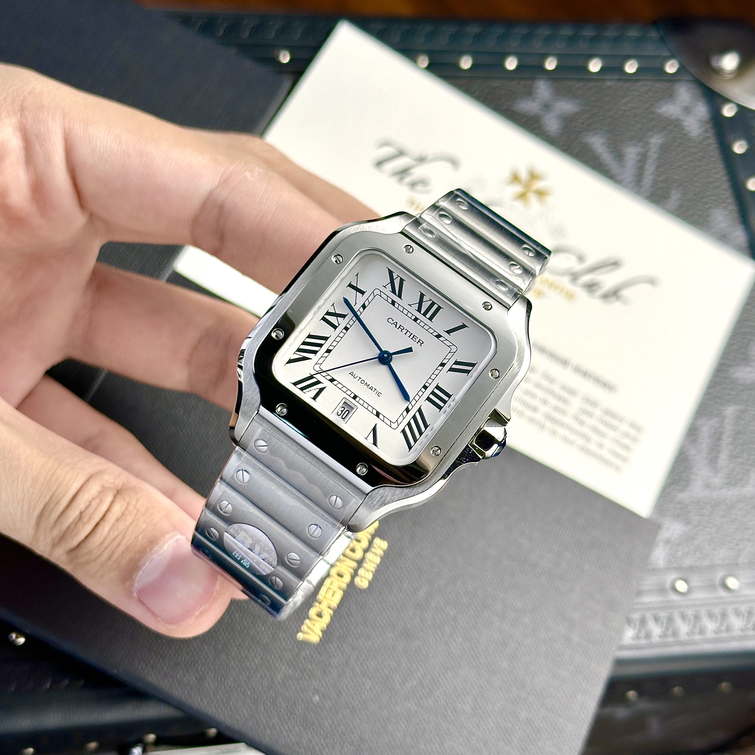 Đồng hồ Cartier Rep 11 Santos mặt trắng WSSA0018 nhà máy BV 39 (1) Đồng hồ Cartier Rep 11 Santos mặt trắng WSSA0018 nhà máy BV 39 (1)