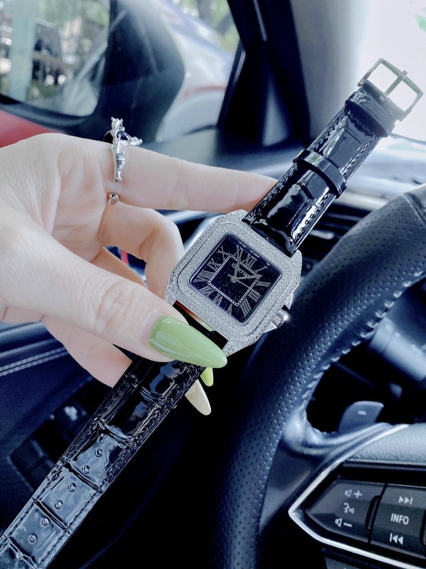 Đồng hồ Cartier nữ dây da màu đen Đồng hồ Cartier nữ dây da màu đen