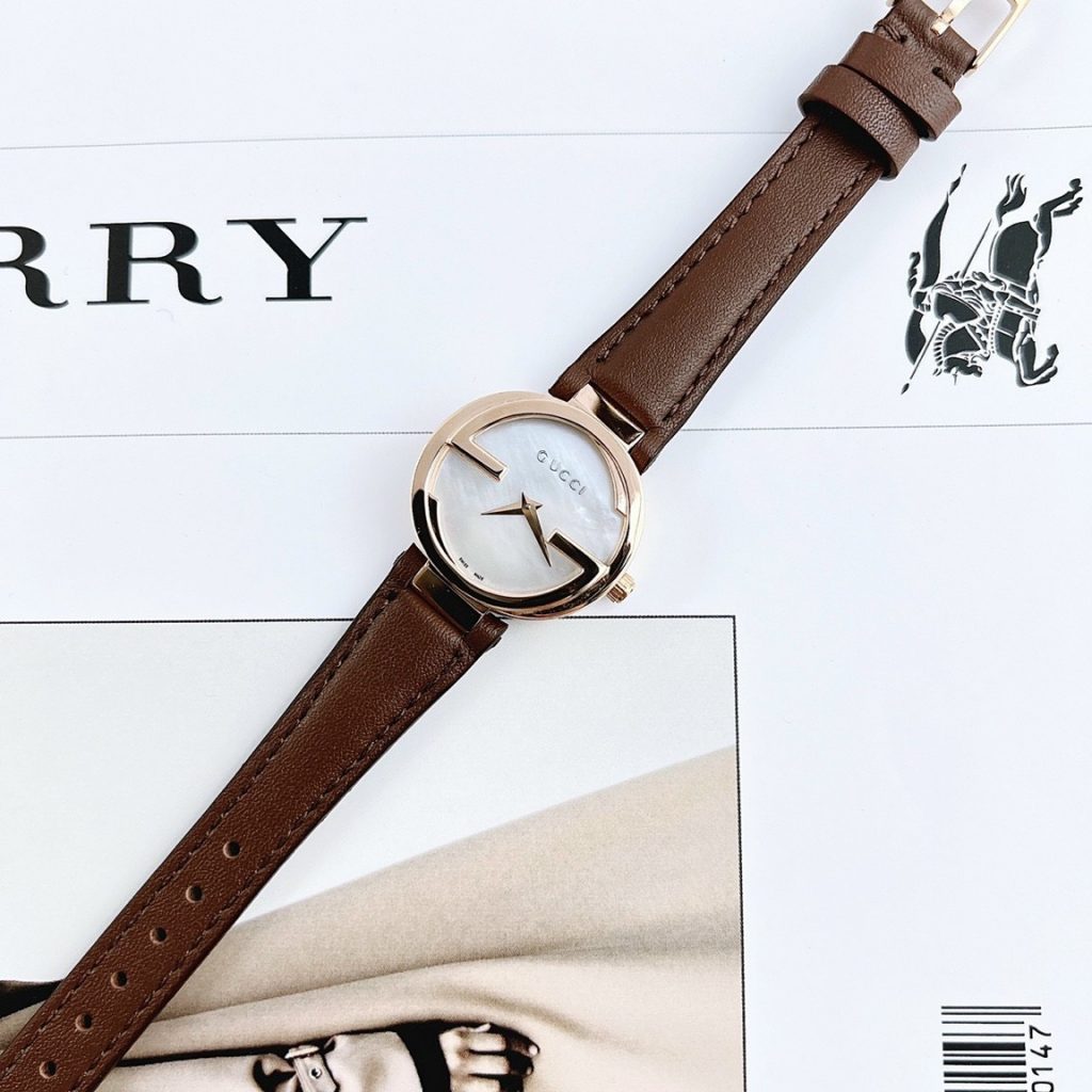 Đồng hồ Gucci nữ dây da màu nâu