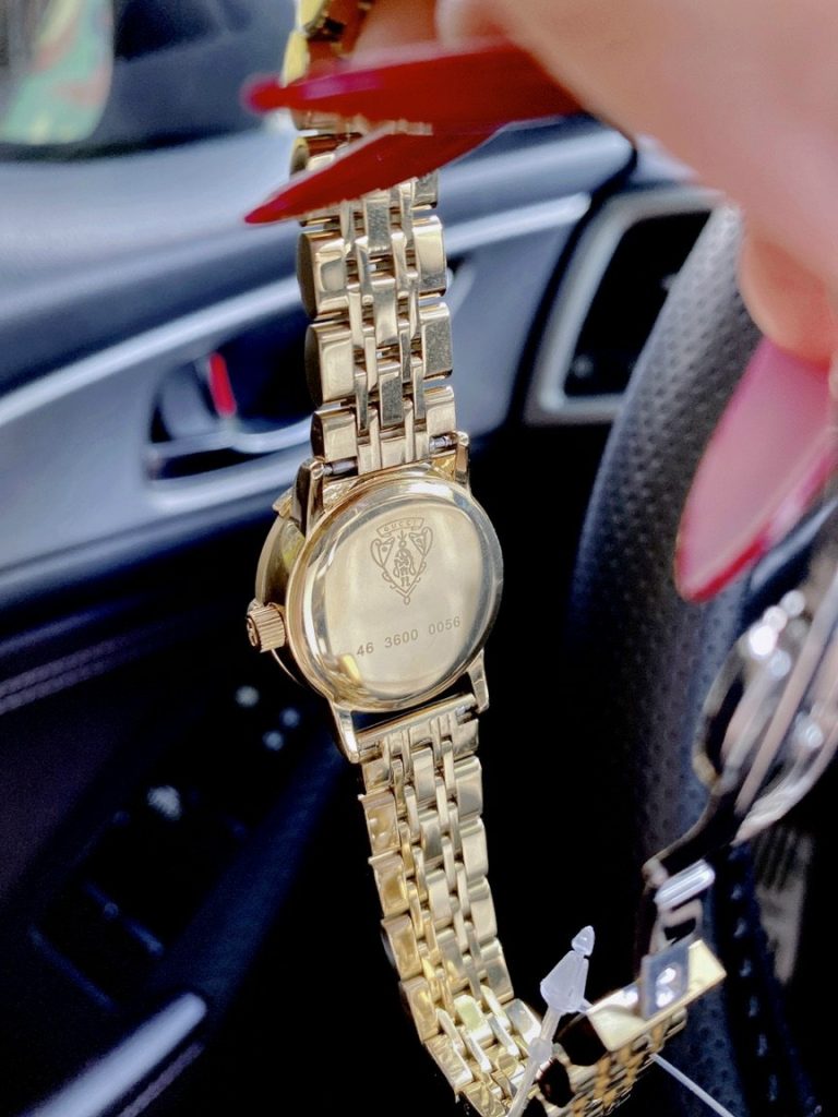 Đồng hồ Gucci nữ dây kim loại