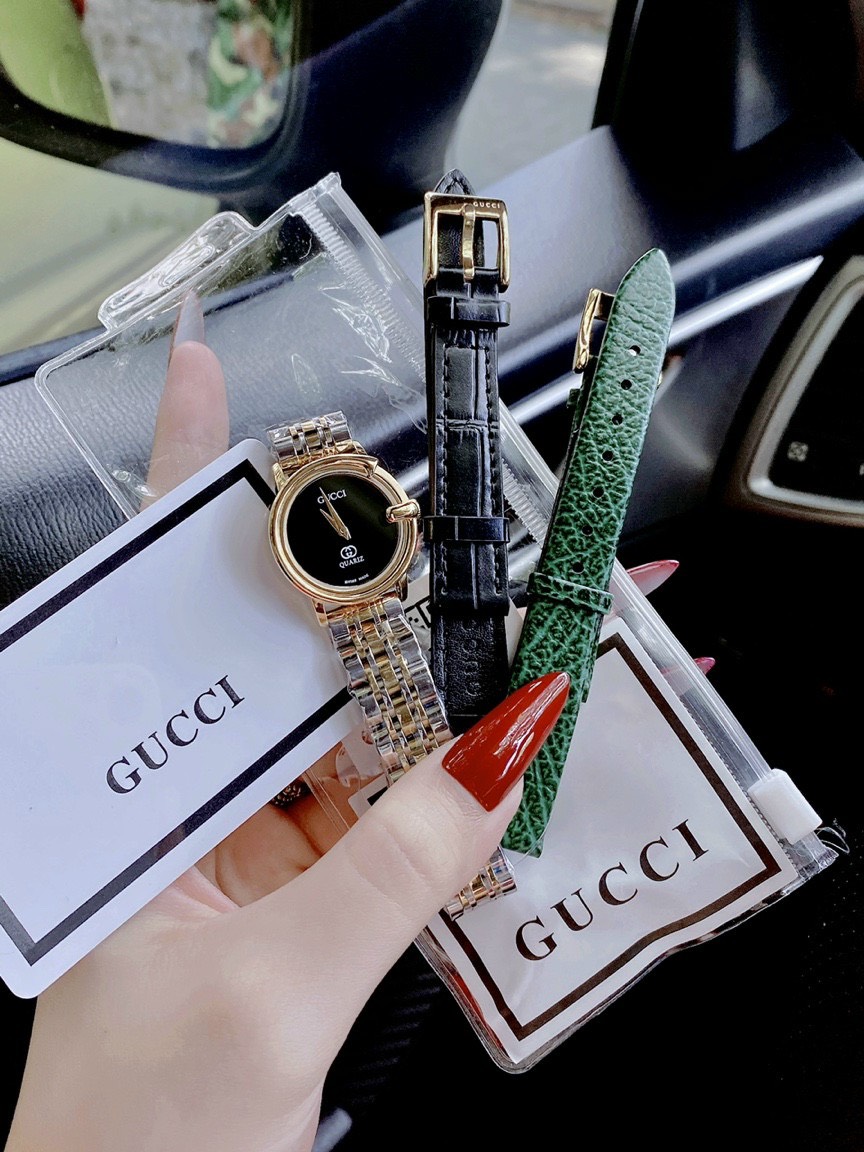 Đồng hồ Gucci nữ dây kim loại Đồng hồ Gucci nữ dây kim loại