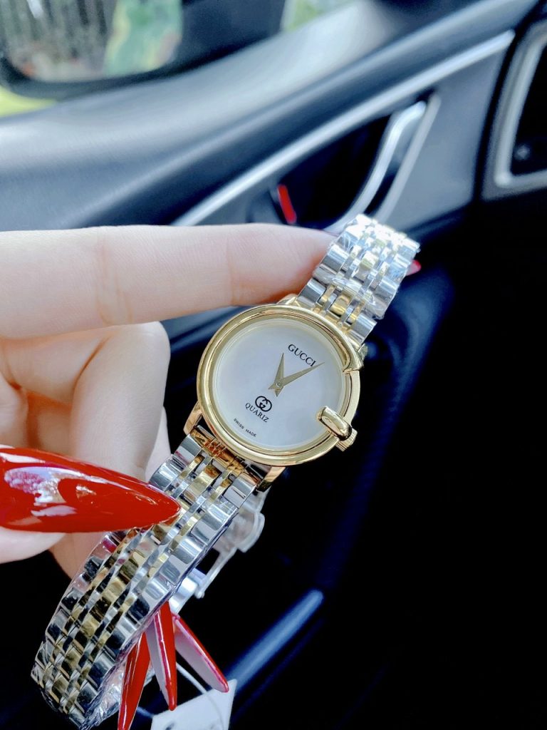 Đồng hồ Gucci nữ mặt tròn