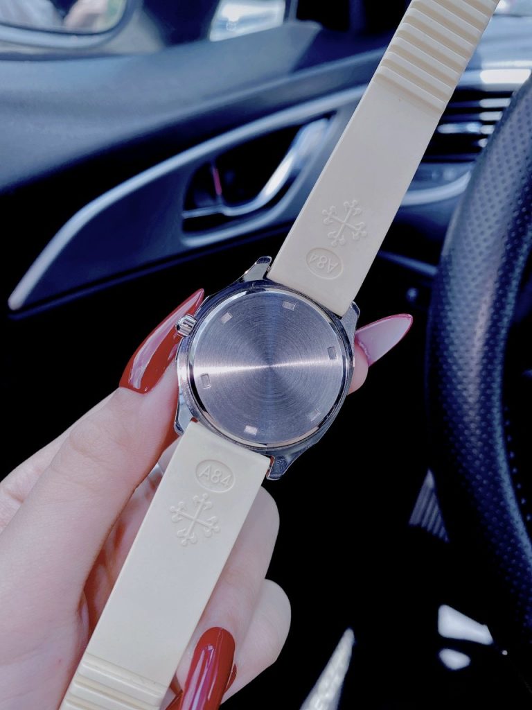 Đồng hồ Patek Philippe Aquanaut nữ dây cao su màu trắng sữa