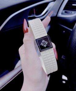 Đồng hồ Patek Philippe Aquanaut nữ đính đá