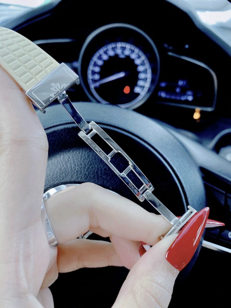 Đồng hồ Patek Philippe Aquanaut nữ siêu cấp