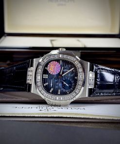 Đồng hồ Patek Philippe Nautilus 5724G