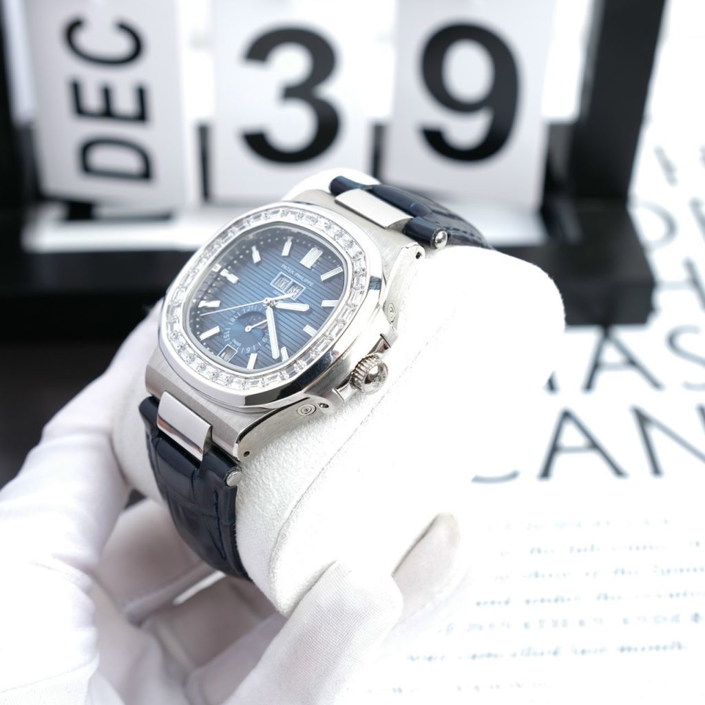 Đồng hồ Patek Philippe Nautilus siêu cấp