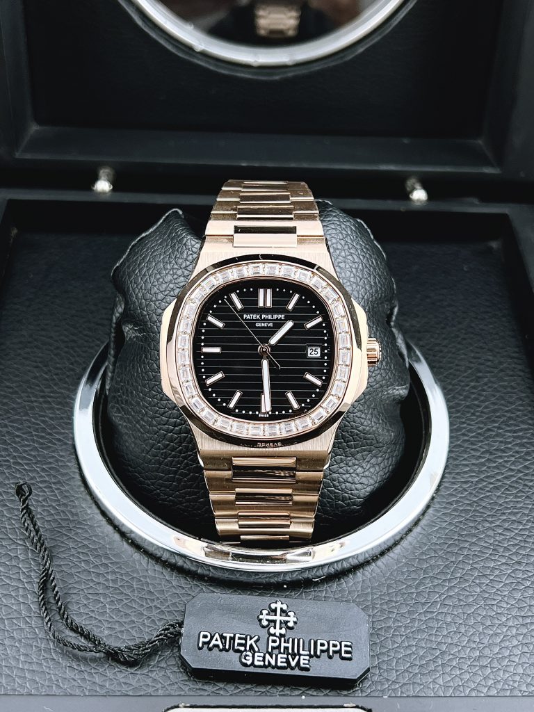 Đồng hồ Patek Philippe Super Fake Nhật Nautilus đính đá Baguette