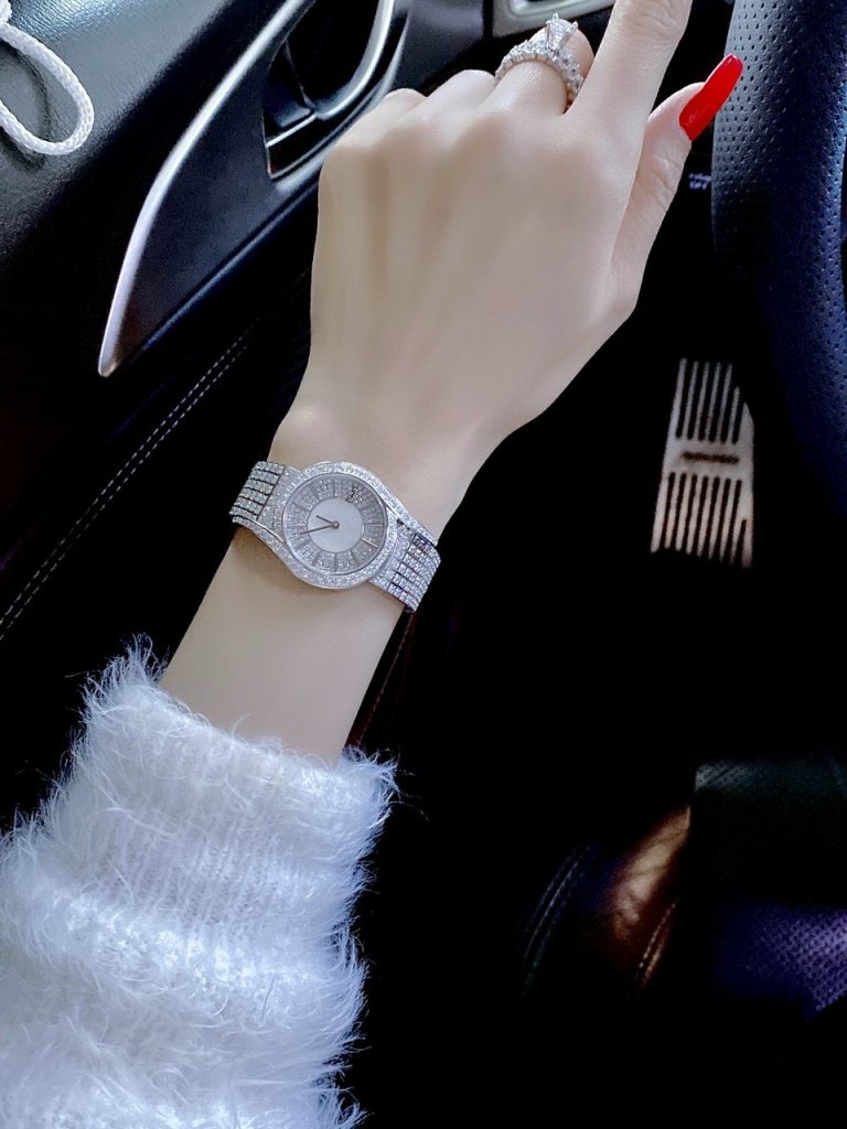 Đồng hồ Piaget nữ mặt tròn đính đá