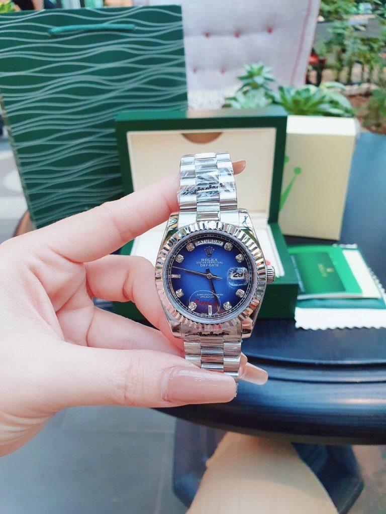 Đồng hồ Rolex Day-Date dây kim loại