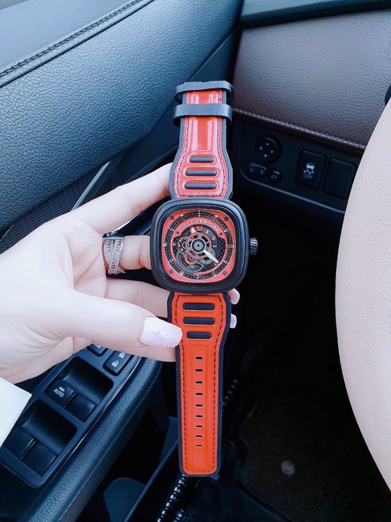 Đồng hồ SevenFriday dây da màu đỏ