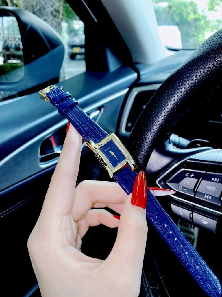 Đồng hồ Versace Greca Icon màu xanh dương