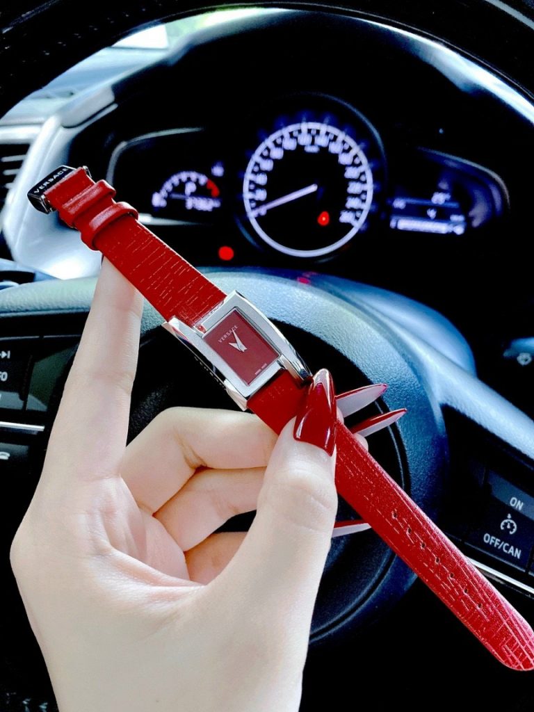 Đồng hồ Versace Greca Icon nữ dây da màu đỏ