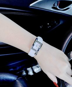 Đồng hồ Versace Greca Icon nữ dây da màu trắng