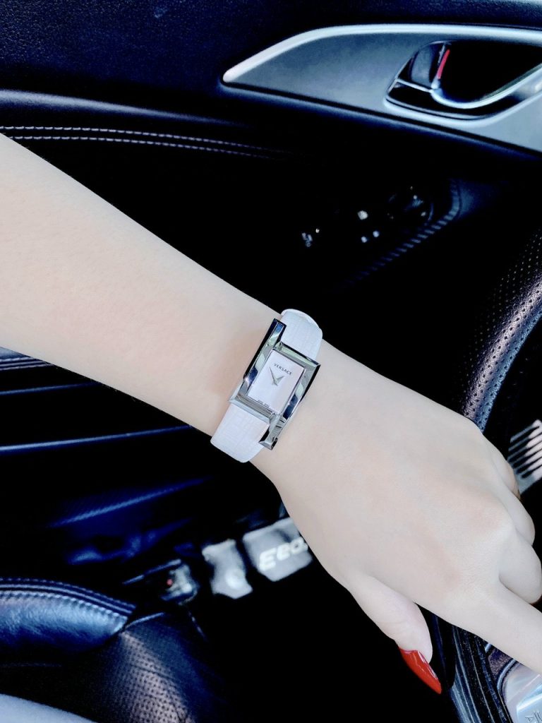 Đồng hồ Versace Greca Icon nữ dây da màu trắng