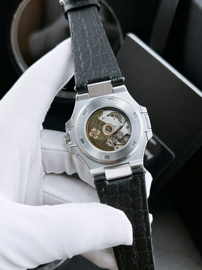 Đồng hồ Patek Philippe Nautilus cơ nhật automatic