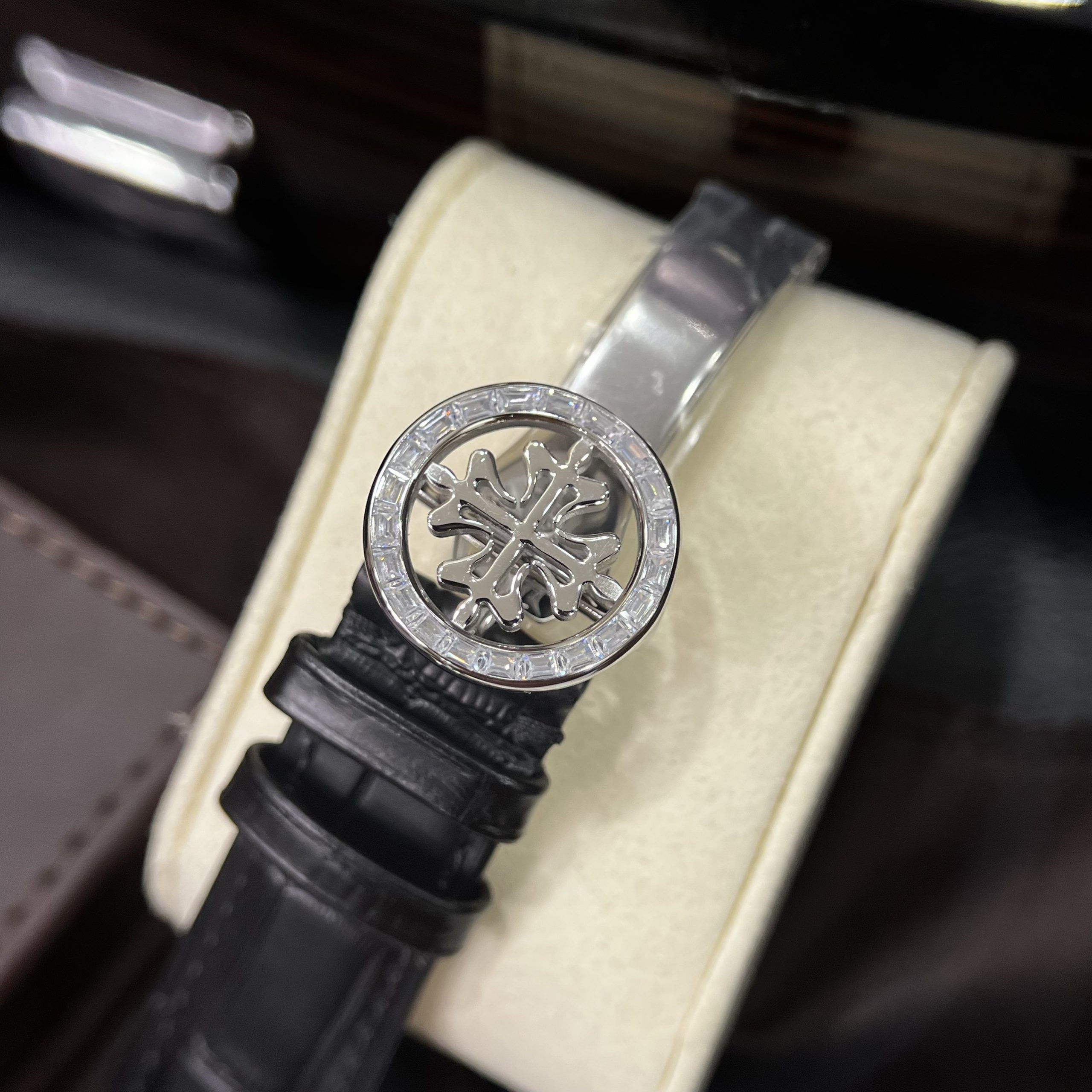 Đồng hồ Patek Philippe nam rep 1 1 Đồng hồ Patek Philippe nam rep 1 1