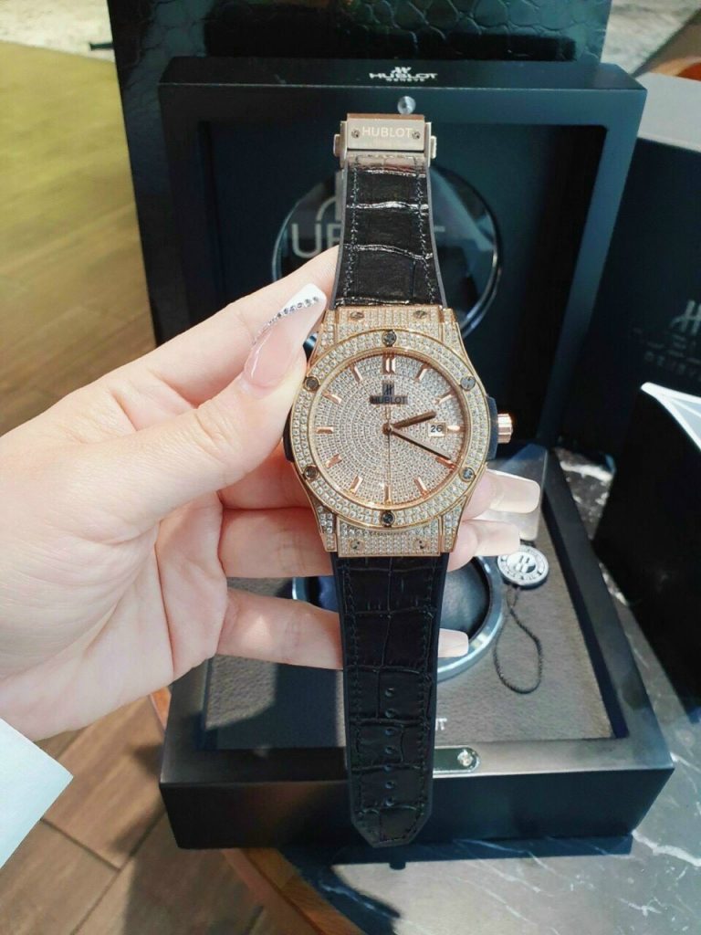 Đồng hồ cặp đẹp Hublot dây cao su màu đen