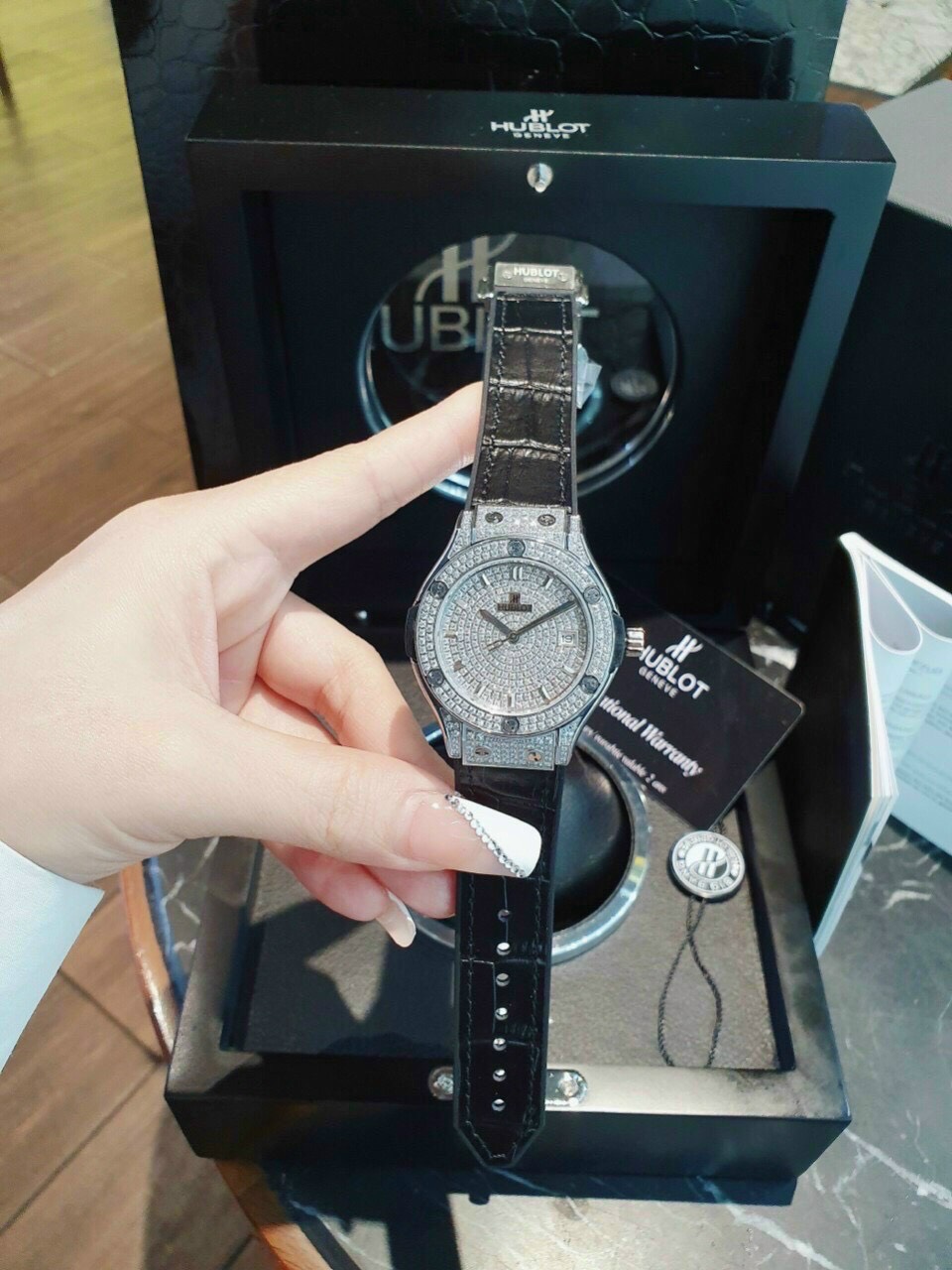 Đồng hồ đôi đẹp Hublot giá rẻ Đồng hồ đôi đẹp Hublot giá rẻ