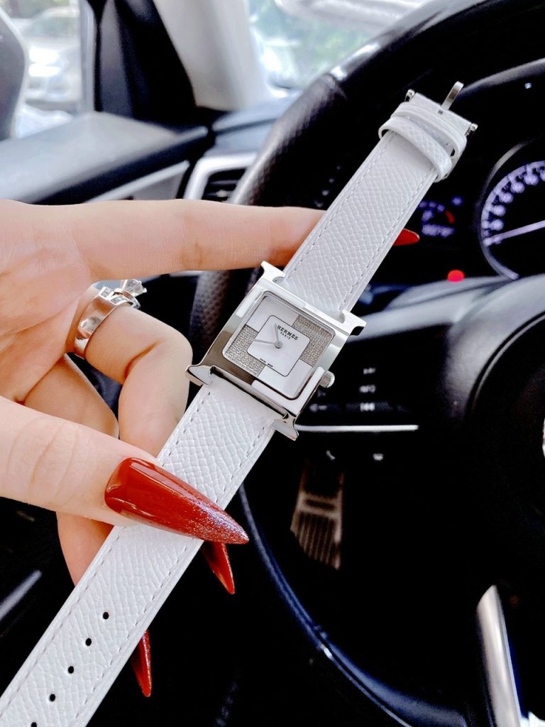 Đồng hồ Hermes nữ siêu cấp dây da màu trắng