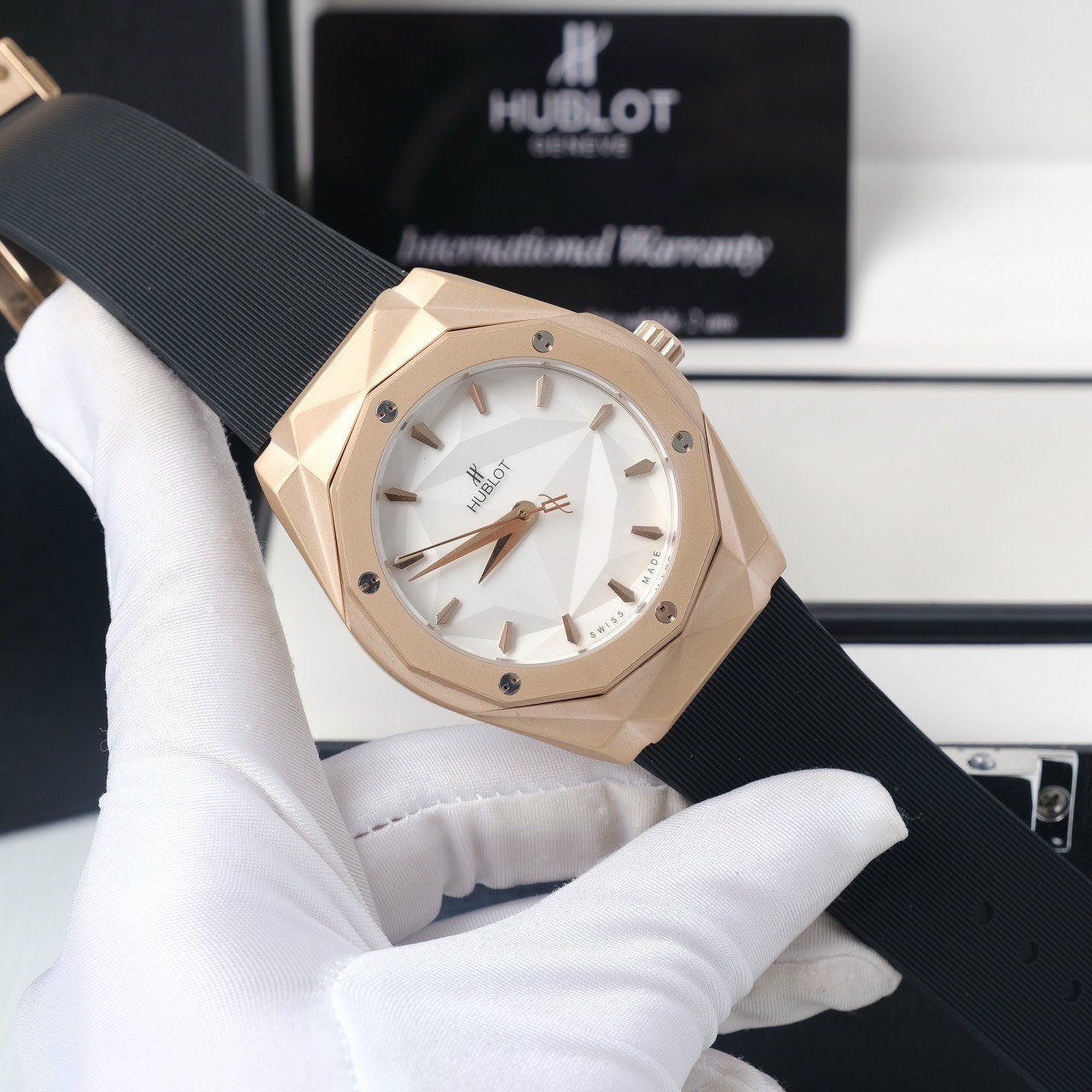 Đồng hồ Hublot Orlinski King Gold giá rẻ Đồng hồ Hublot Orlinski King Gold giá rẻ