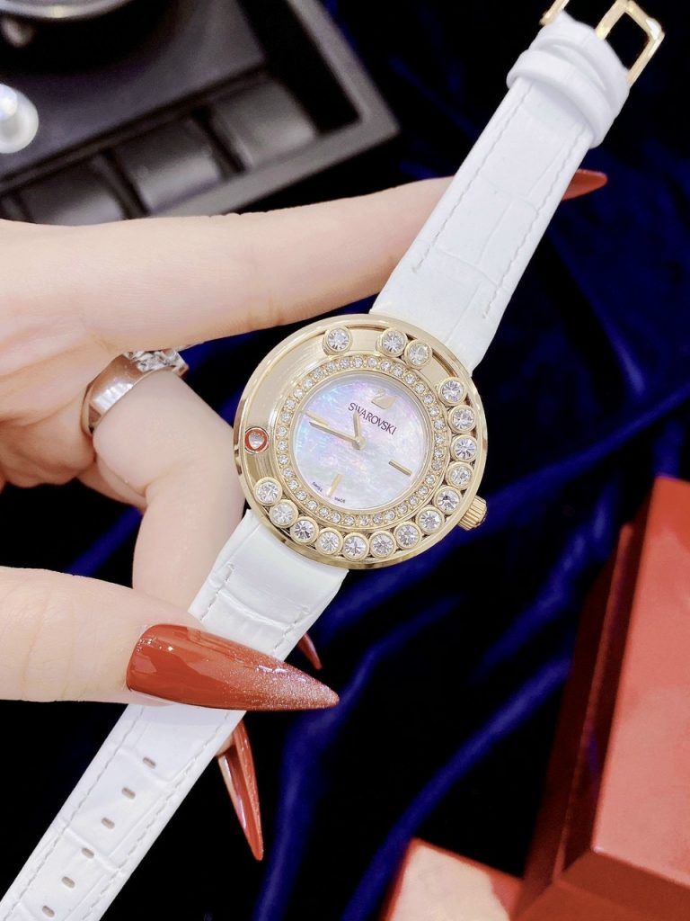 Đồng hồ Swarovski dây da