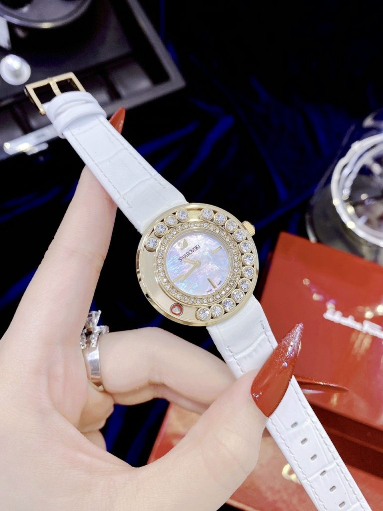 Đồng hồ Swarovski dây da nữ đính đá