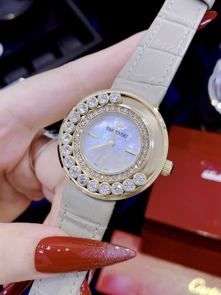 Đồng hồ Swarovski dây da nữ mặt tròn đính đá Like auth