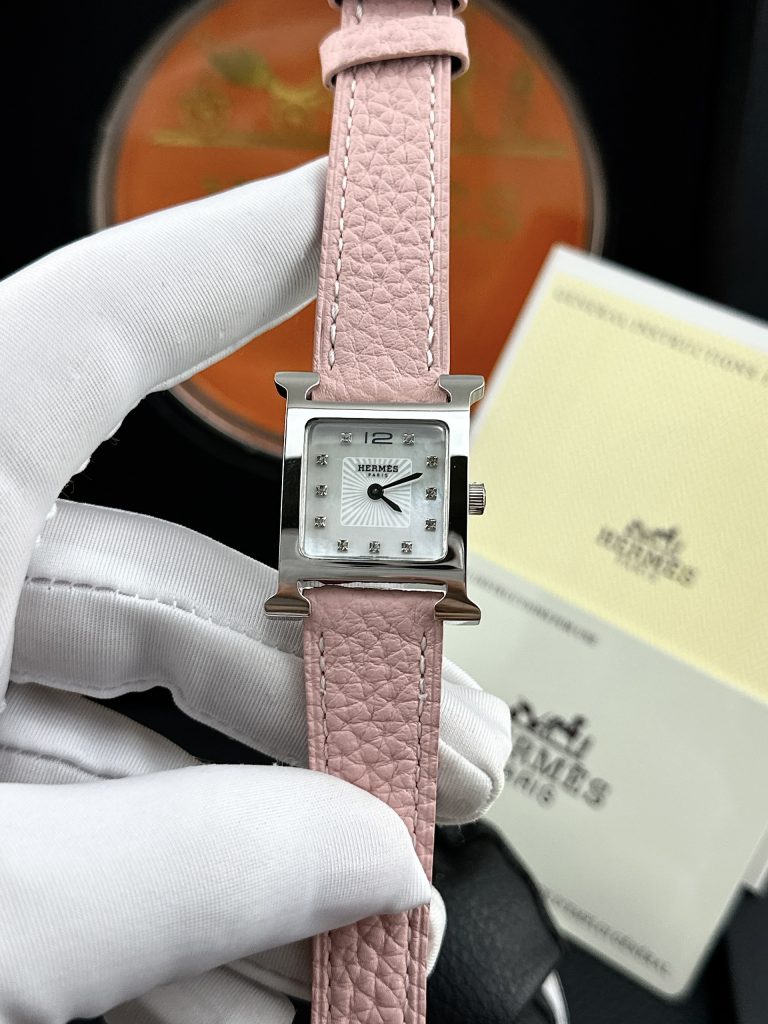 Đồng hồ nữ Hermes mặt vuông dây da màu hồng
