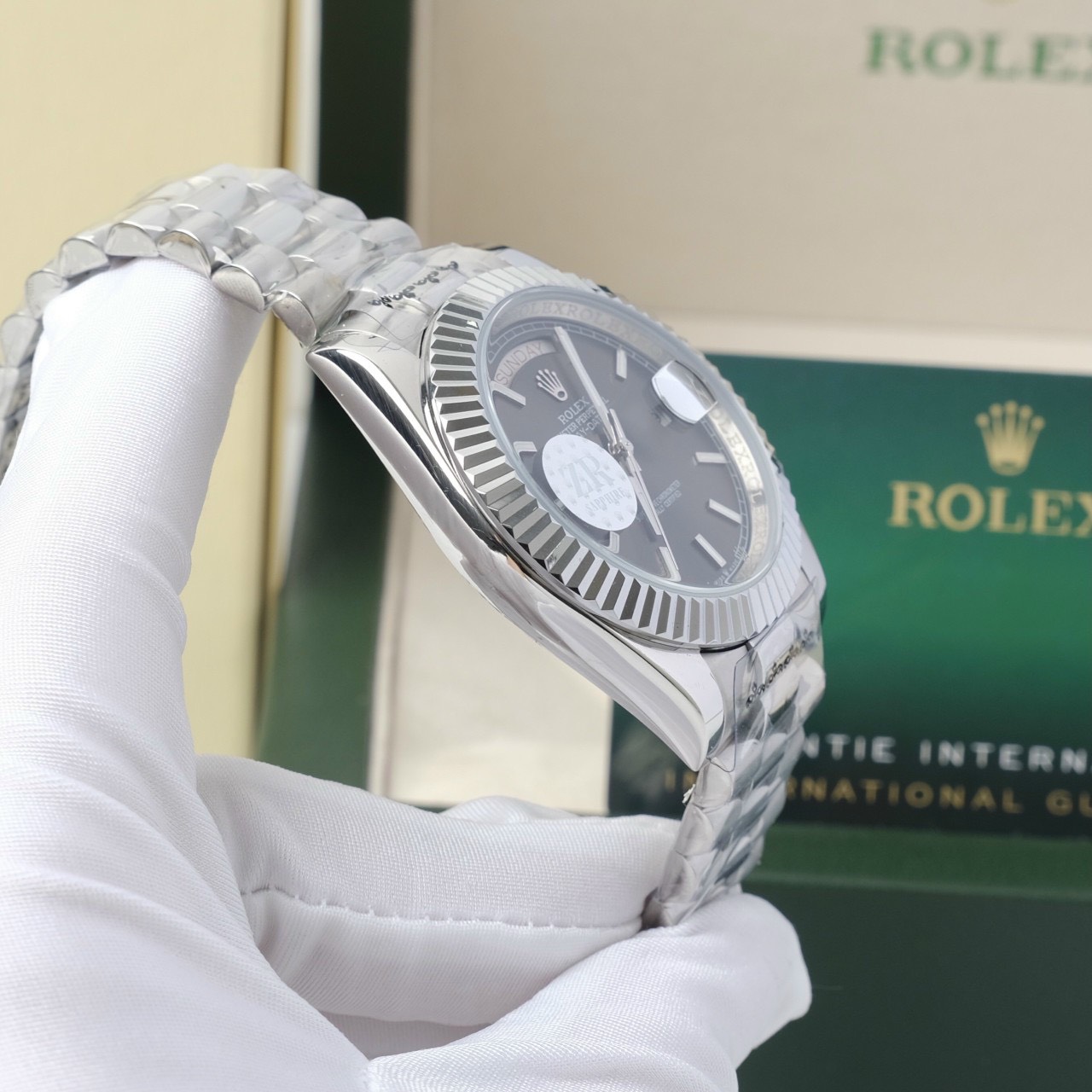 Đồng hồ nam Rolex Super Fake máy nhật Day-Date dây kim loại Đồng hồ nam Rolex Super Fake máy nhật Day-Date dây kim loại