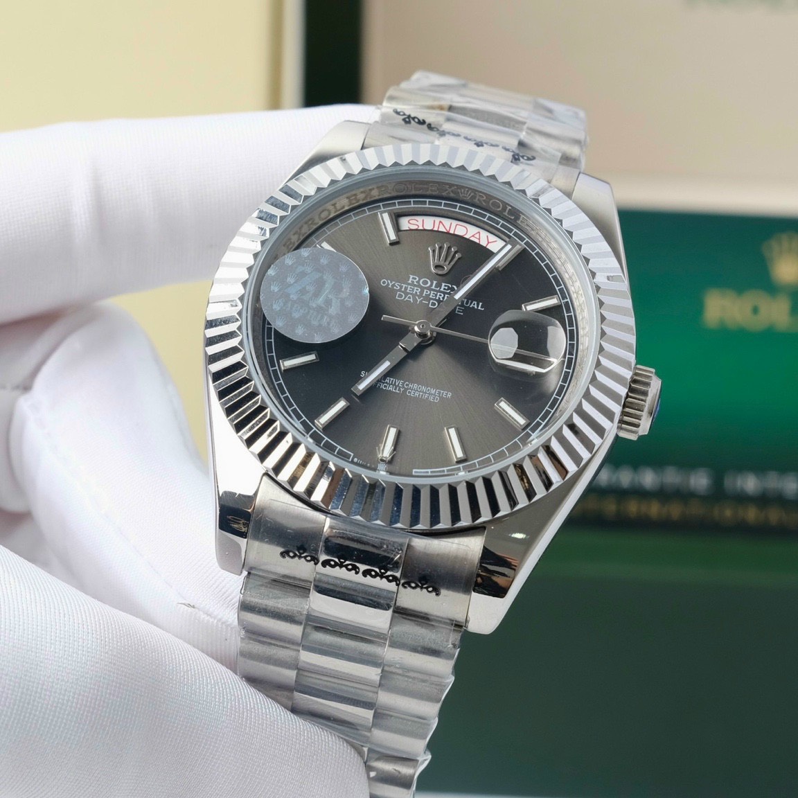 Đồng hồ nam Rolex Super Fake máy nhật Day-Date dây kim loại Đồng hồ nam Rolex Super Fake máy nhật Day-Date dây kim loại
