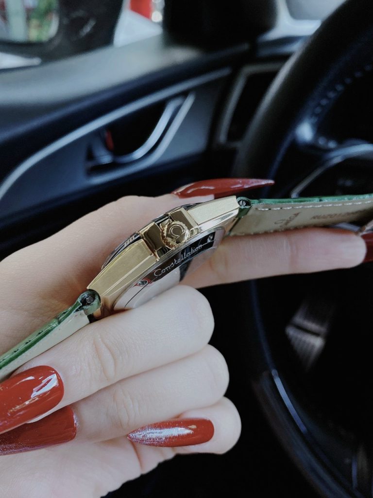 Đồng hồ cơ nam Omega Automatic dây da màu xanh dương