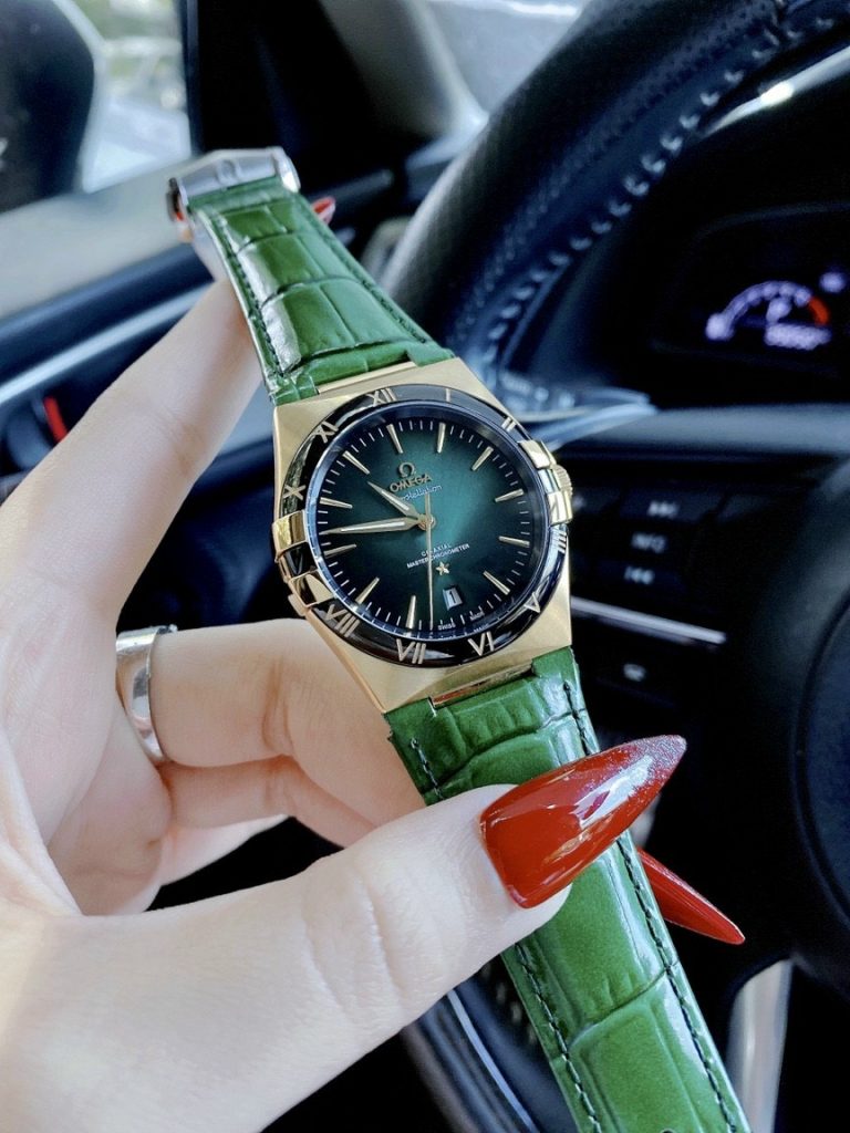 Đồng hồ cơ nam Omega Automatic dây da màu xanh lá cây